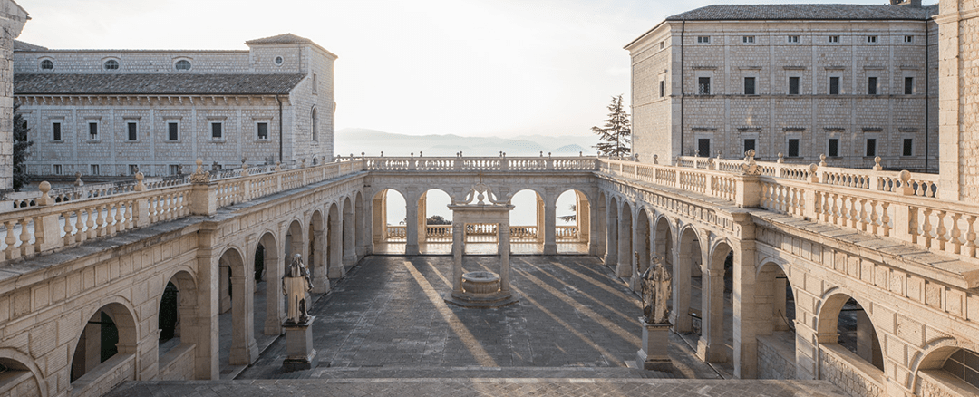 chiostro-montecassino